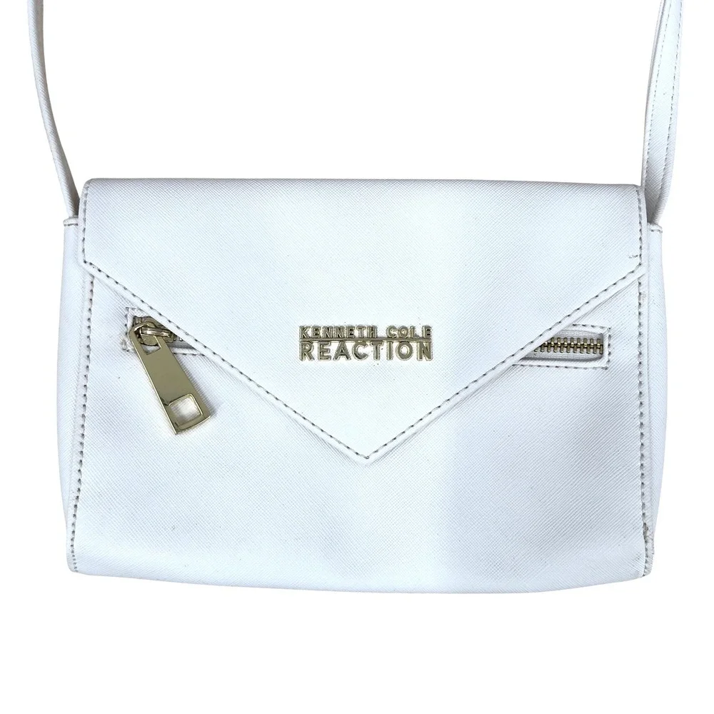 Kenneth Cole‎ Reaction White Saffiano Leather Envelope Crossbody Bag Gold Zipper